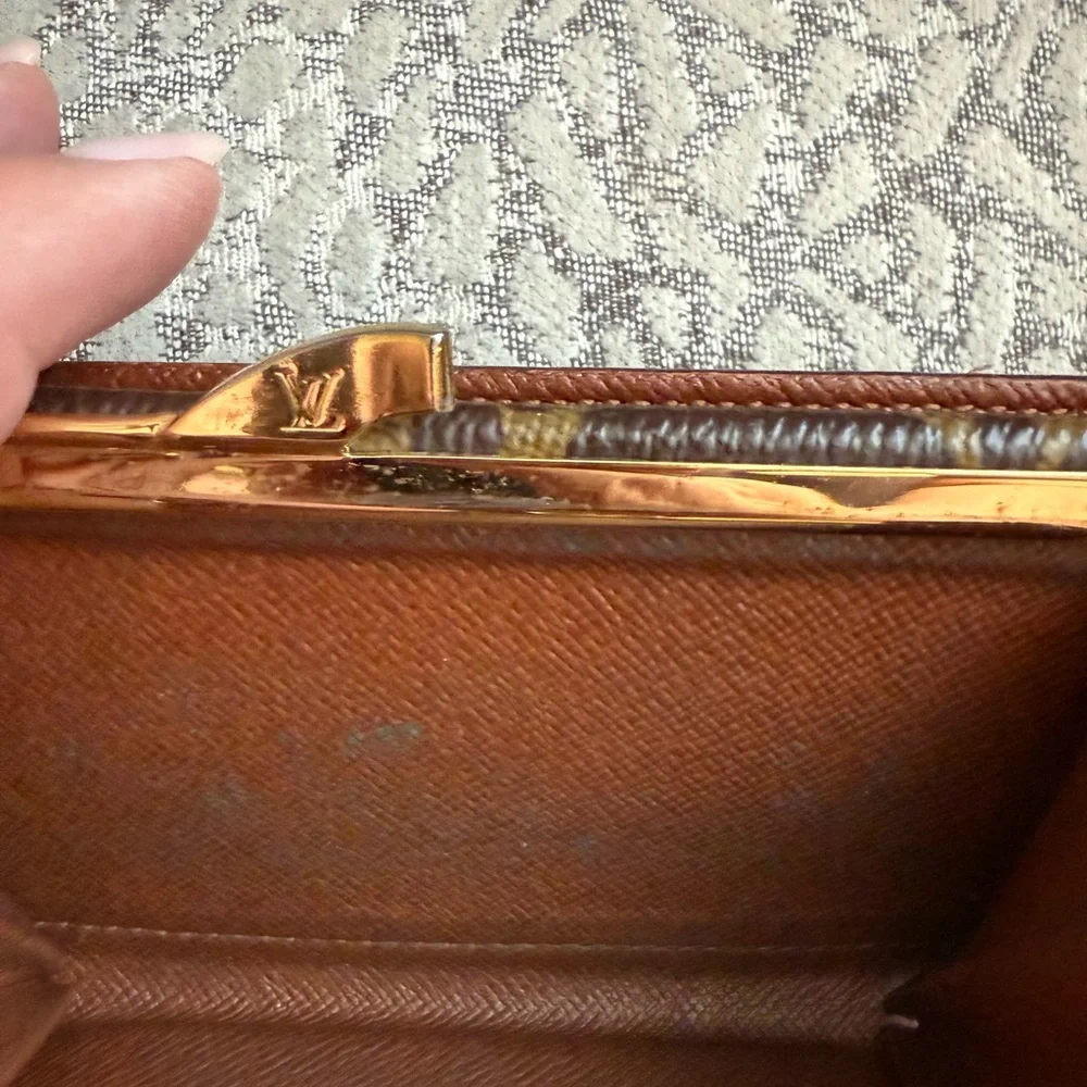 Louis Vuitton Authentic Monogram Wallet